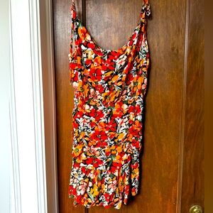 Rouched floral mini dress size M